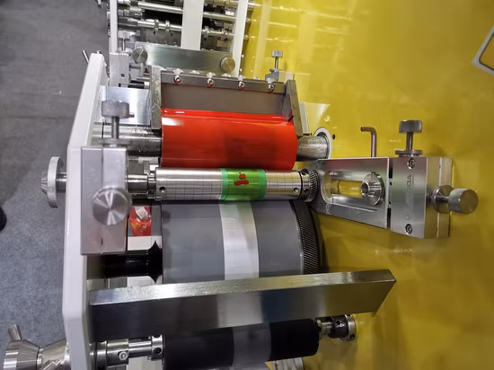 Jingda 2+1 カラーフレキソグラフィックファブリックケアラベル印刷機、ポリエステルサテンリボン、ナイロンタフタ、コットンリボン、ファブリックラベル、シュガー包装紙用 Jr-1521